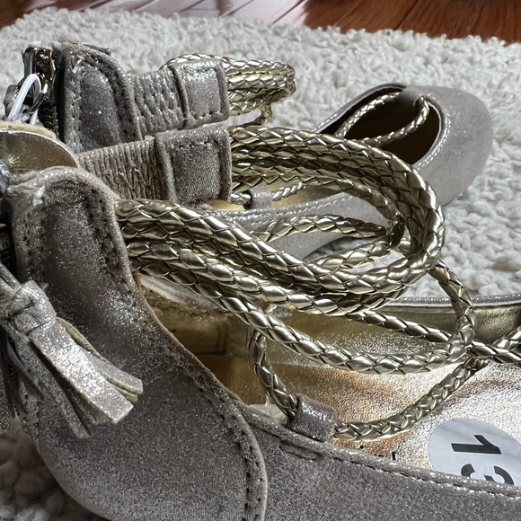 GIRLS MADDEN GIRL SHOES NWT SIZE 13 METALLIC GOLD - Picture 5 of 9